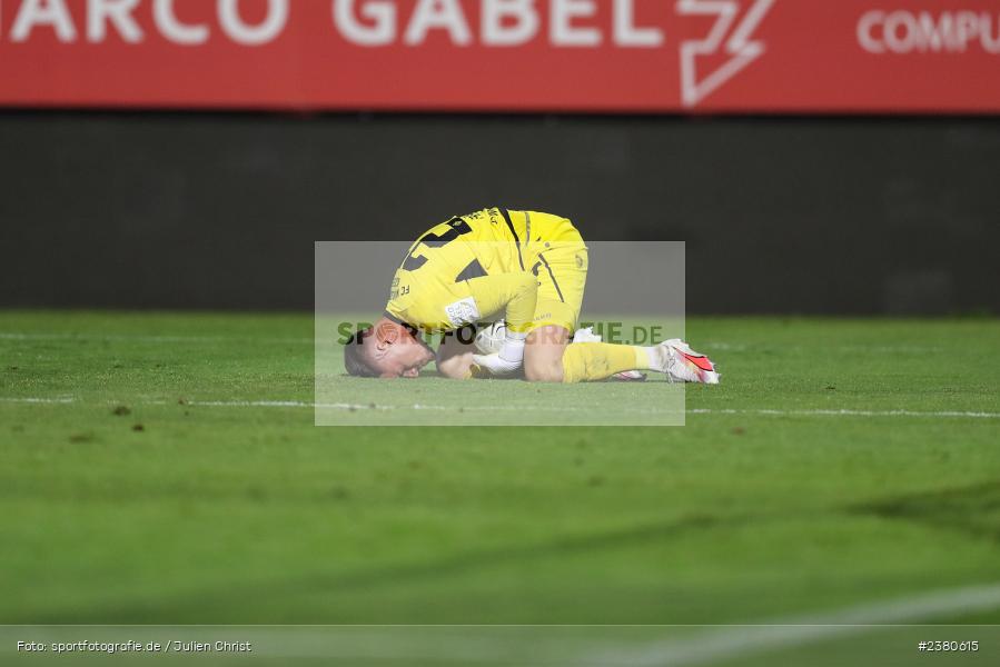 Vincent Friedsam, sport, action, Würzburg, Saison 2023/2024, SVW, SV Wacker Burghausen, Regionalliga Bayern, Fussball, FWK, FC Würzburger Kickers, BFV, AKON Arena, 22.09.2023, 11. Spieltag - Bild-ID: 2380615