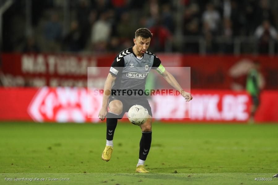 Christoph Schulz, sport, action, Würzburg, Saison 2023/2024, SVW, SV Wacker Burghausen, Regionalliga Bayern, Fussball, FWK, FC Würzburger Kickers, BFV, AKON Arena, 22.09.2023, 11. Spieltag - Bild-ID: 2380626
