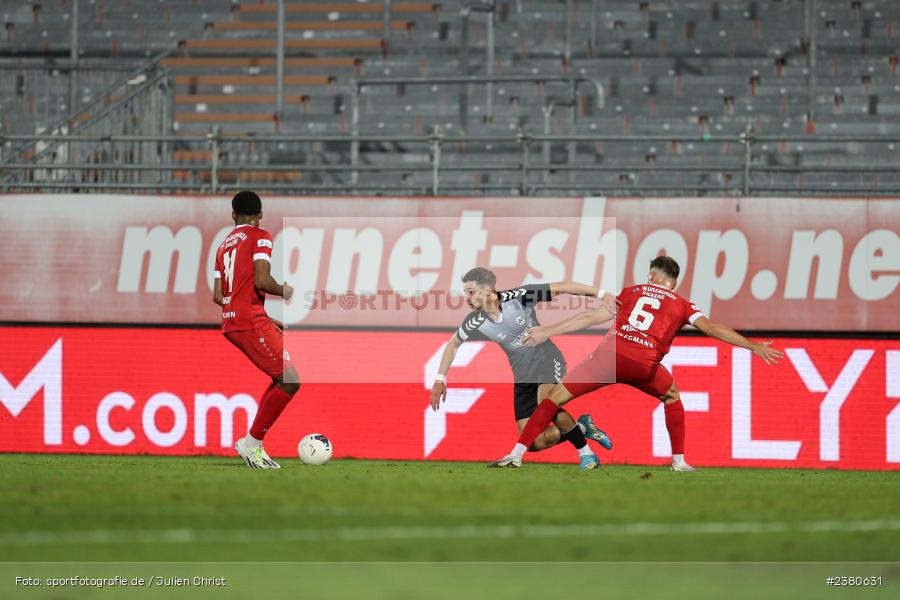 Edin Hyseni, sport, action, Würzburg, Saison 2023/2024, SVW, SV Wacker Burghausen, Regionalliga Bayern, Fussball, FWK, FC Würzburger Kickers, BFV, AKON Arena, 22.09.2023, 11. Spieltag - Bild-ID: 2380631