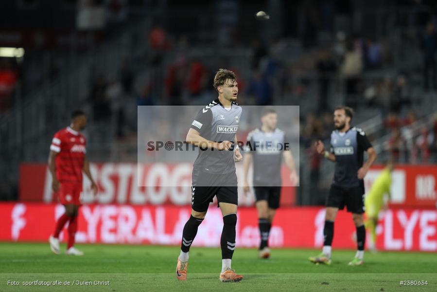 Jasper Maljojoki, sport, action, Würzburg, Saison 2023/2024, SVW, SV Wacker Burghausen, Regionalliga Bayern, Fussball, FWK, FC Würzburger Kickers, BFV, AKON Arena, 22.09.2023, 11. Spieltag - Bild-ID: 2380634