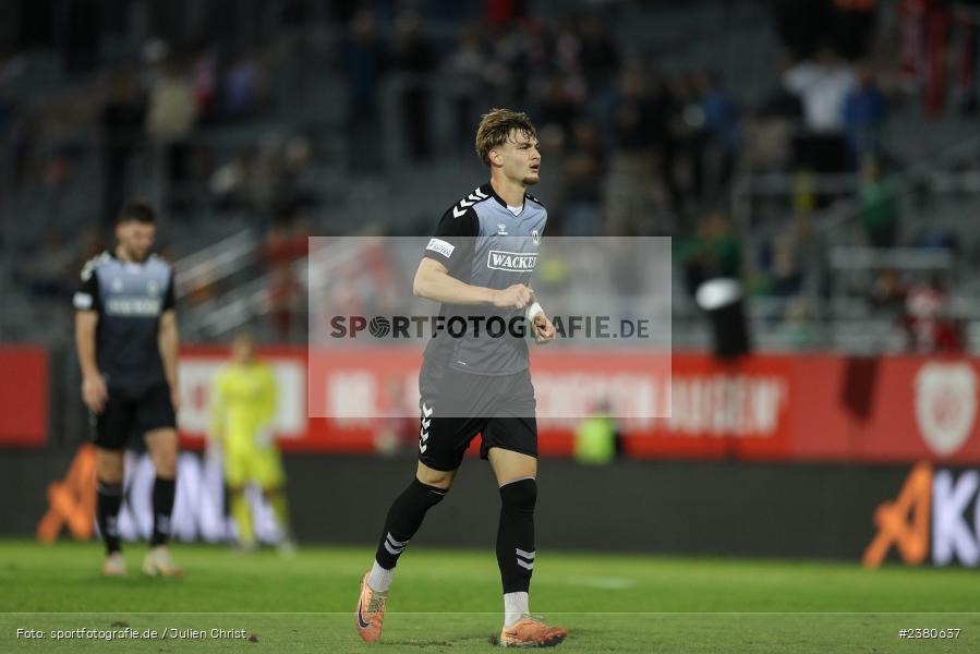 Jasper Maljojoki, sport, action, Würzburg, Saison 2023/2024, SVW, SV Wacker Burghausen, Regionalliga Bayern, Fussball, FWK, FC Würzburger Kickers, BFV, AKON Arena, 22.09.2023, 11. Spieltag - Bild-ID: 2380637