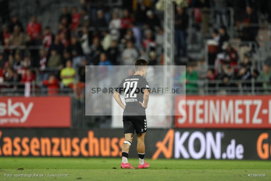 Artur Andreichyk, sport, action, Würzburg, Saison 2023/2024, SVW, SV Wacker Burghausen, Regionalliga Bayern, Fussball, FWK, FC Würzburger Kickers, BFV, AKON Arena, 22.09.2023, 11. Spieltag - Bild-ID: 2380638