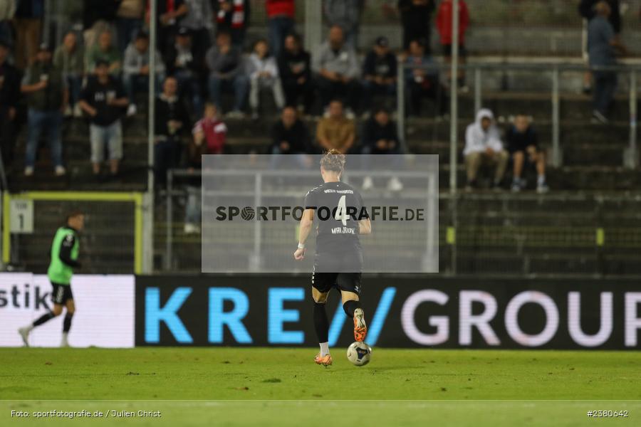 Jasper Maljojoki, sport, action, Würzburg, Saison 2023/2024, SVW, SV Wacker Burghausen, Regionalliga Bayern, Fussball, FWK, FC Würzburger Kickers, BFV, AKON Arena, 22.09.2023, 11. Spieltag - Bild-ID: 2380642