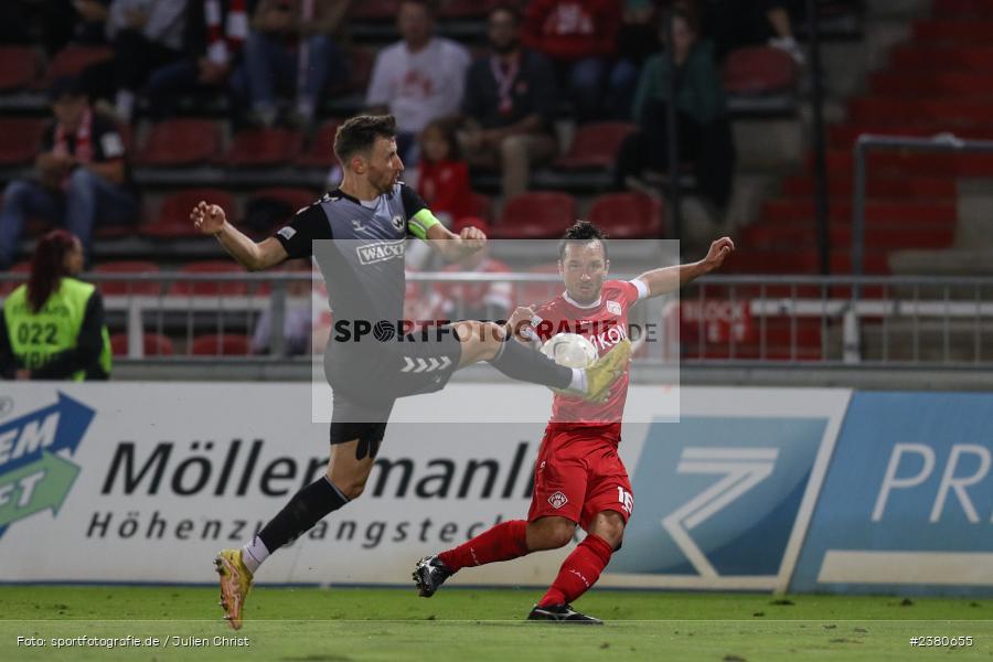 Peter Kurzweg, sport, action, Würzburg, Saison 2023/2024, SVW, SV Wacker Burghausen, Regionalliga Bayern, Fussball, FWK, FC Würzburger Kickers, BFV, AKON Arena, 22.09.2023, 11. Spieltag - Bild-ID: 2380655