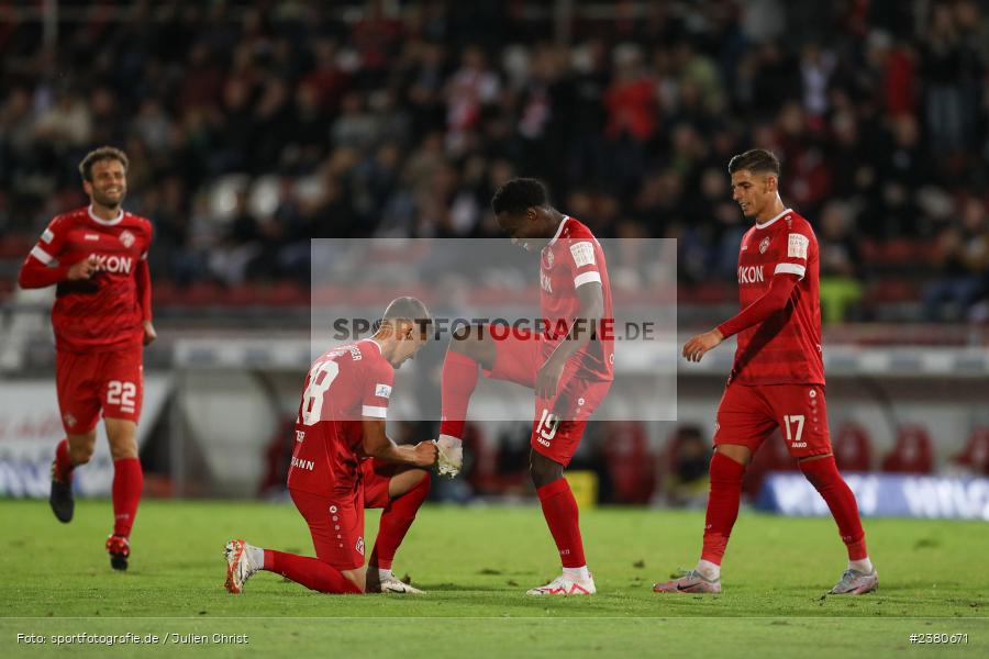 Benjika Caciel, sport, action, Würzburg, Saison 2023/2024, SVW, SV Wacker Burghausen, Regionalliga Bayern, Fussball, FWK, FC Würzburger Kickers, BFV, AKON Arena, 22.09.2023, 11. Spieltag - Bild-ID: 2380671