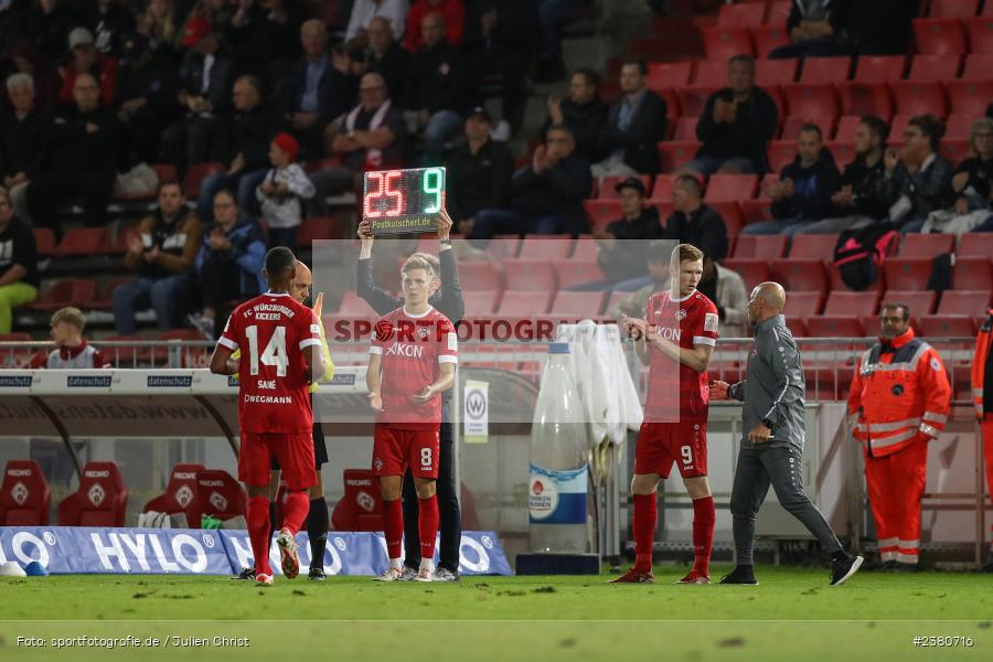 Fabian Wessig, sport, action, Würzburg, Saison 2023/2024, SVW, SV Wacker Burghausen, Regionalliga Bayern, Fussball, FWK, FC Würzburger Kickers, BFV, AKON Arena, 22.09.2023, 11. Spieltag - Bild-ID: 2380716
