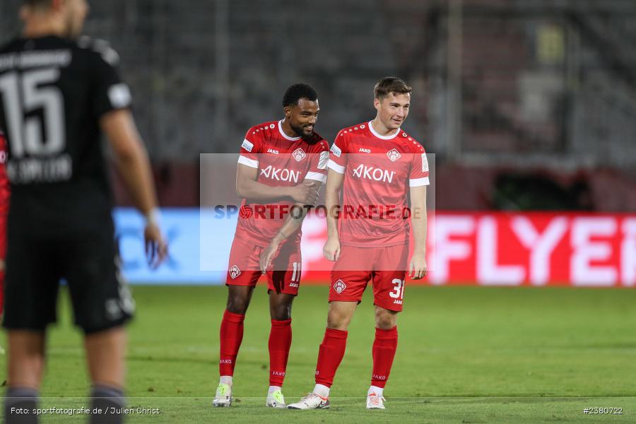 Tim Kraus, sport, action, Würzburg, Saison 2023/2024, SVW, SV Wacker Burghausen, Regionalliga Bayern, Fussball, FWK, FC Würzburger Kickers, BFV, AKON Arena, 22.09.2023, 11. Spieltag - Bild-ID: 2380722