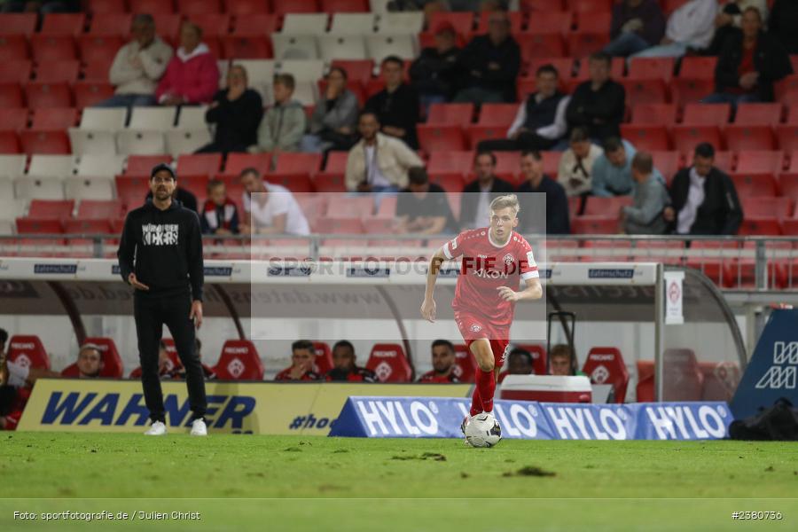 Fabian Wessig, sport, action, Würzburg, Saison 2023/2024, SVW, SV Wacker Burghausen, Regionalliga Bayern, Fussball, FWK, FC Würzburger Kickers, BFV, AKON Arena, 22.09.2023, 11. Spieltag - Bild-ID: 2380736