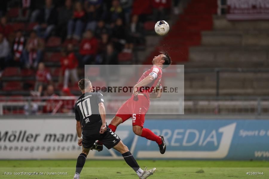 Peter Kurzweg, sport, action, Würzburg, Saison 2023/2024, SVW, SV Wacker Burghausen, Regionalliga Bayern, Fussball, FWK, FC Würzburger Kickers, BFV, AKON Arena, 22.09.2023, 11. Spieltag - Bild-ID: 2380744