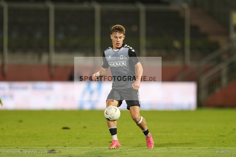 Artur Andreichyk, sport, action, Würzburg, Saison 2023/2024, SVW, SV Wacker Burghausen, Regionalliga Bayern, Fussball, FWK, FC Würzburger Kickers, BFV, AKON Arena, 22.09.2023, 11. Spieltag - Bild-ID: 2380752
