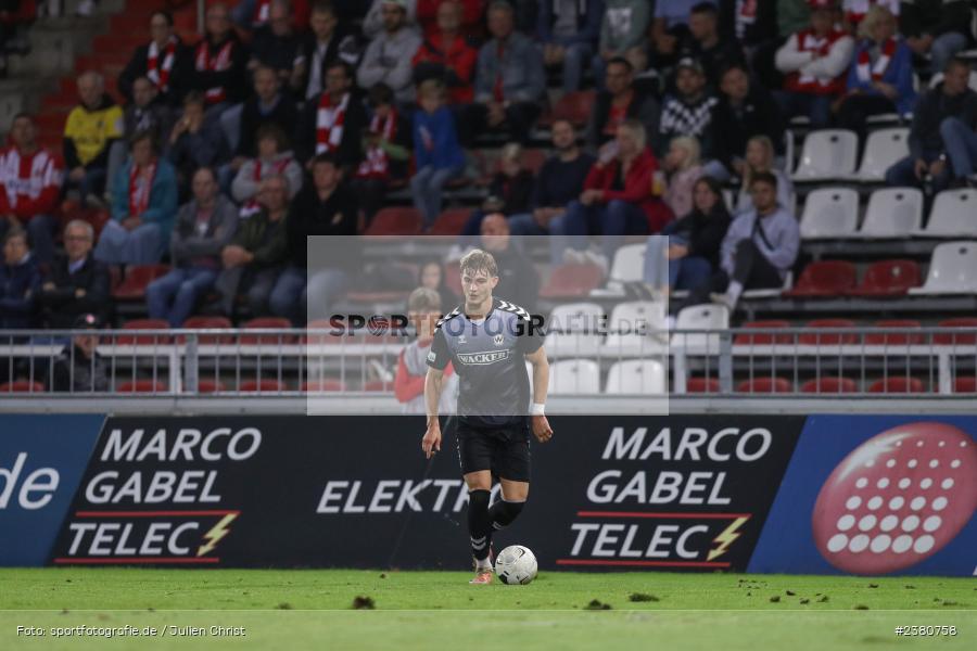 Jasper Maljojoki, sport, action, Würzburg, Saison 2023/2024, SVW, SV Wacker Burghausen, Regionalliga Bayern, Fussball, FWK, FC Würzburger Kickers, BFV, AKON Arena, 22.09.2023, 11. Spieltag - Bild-ID: 2380758