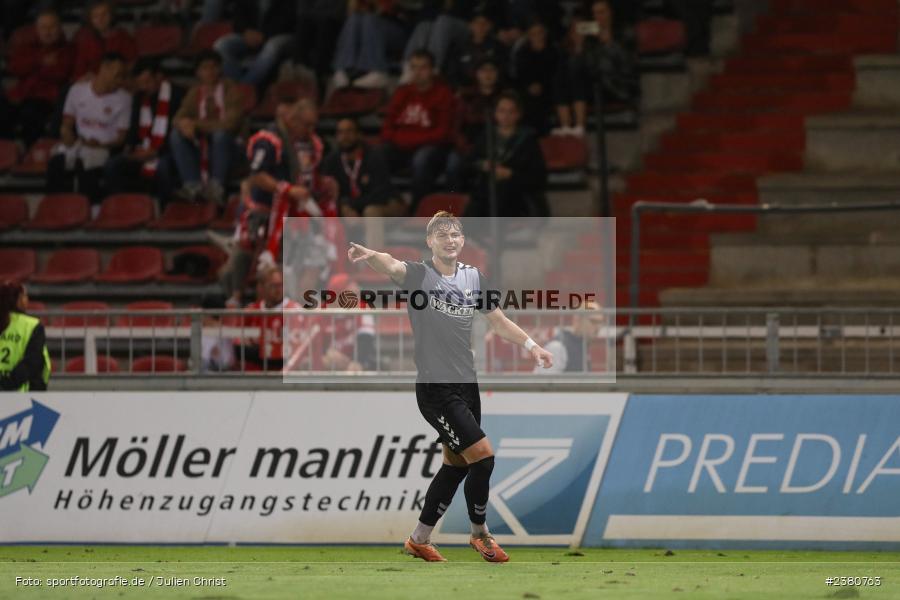 Jasper Maljojoki, sport, action, Würzburg, Saison 2023/2024, SVW, SV Wacker Burghausen, Regionalliga Bayern, Fussball, FWK, FC Würzburger Kickers, BFV, AKON Arena, 22.09.2023, 11. Spieltag - Bild-ID: 2380763