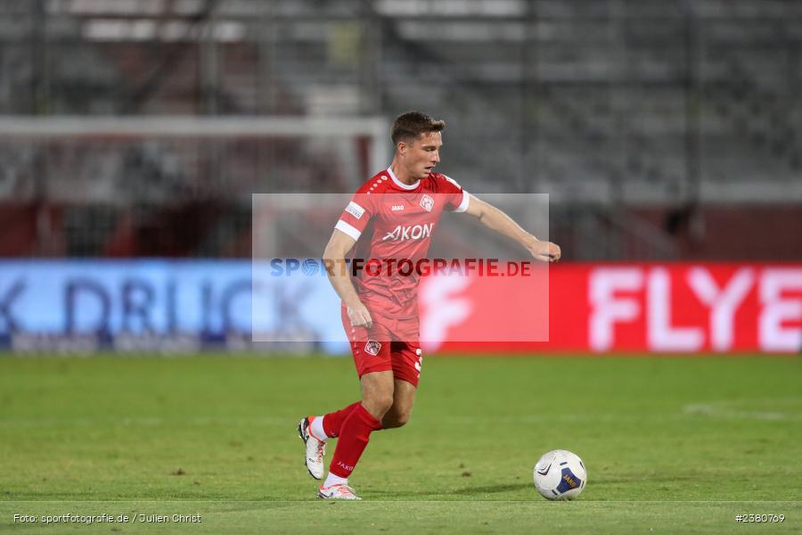 Tim Kraus, sport, action, Würzburg, Saison 2023/2024, SVW, SV Wacker Burghausen, Regionalliga Bayern, Fussball, FWK, FC Würzburger Kickers, BFV, AKON Arena, 22.09.2023, 11. Spieltag - Bild-ID: 2380769