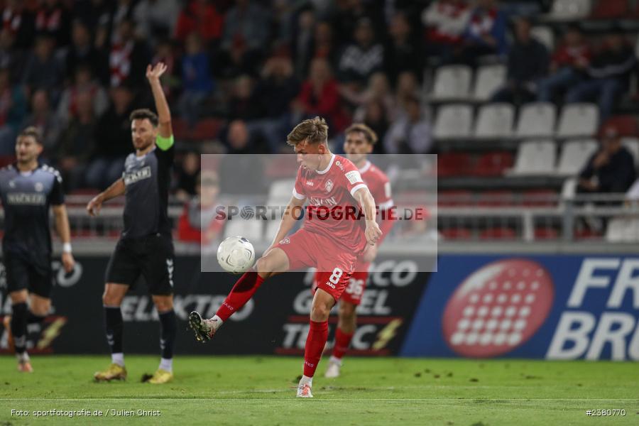 Fabian Wessig, sport, action, Würzburg, Saison 2023/2024, SVW, SV Wacker Burghausen, Regionalliga Bayern, Fussball, FWK, FC Würzburger Kickers, BFV, AKON Arena, 22.09.2023, 11. Spieltag - Bild-ID: 2380770