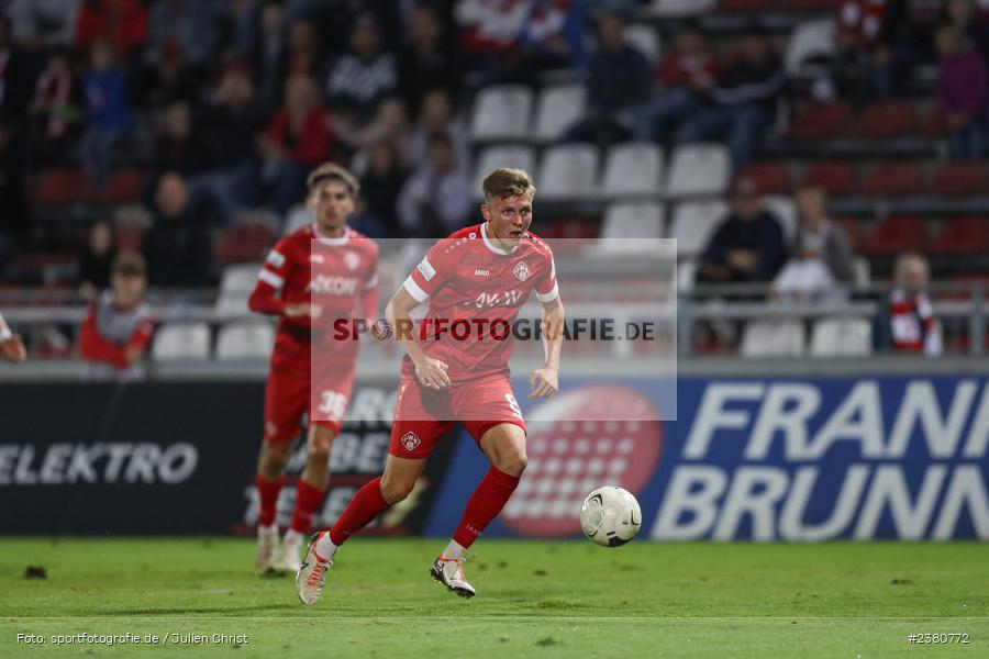 Fabian Wessig, sport, action, Würzburg, Saison 2023/2024, SVW, SV Wacker Burghausen, Regionalliga Bayern, Fussball, FWK, FC Würzburger Kickers, BFV, AKON Arena, 22.09.2023, 11. Spieltag - Bild-ID: 2380772