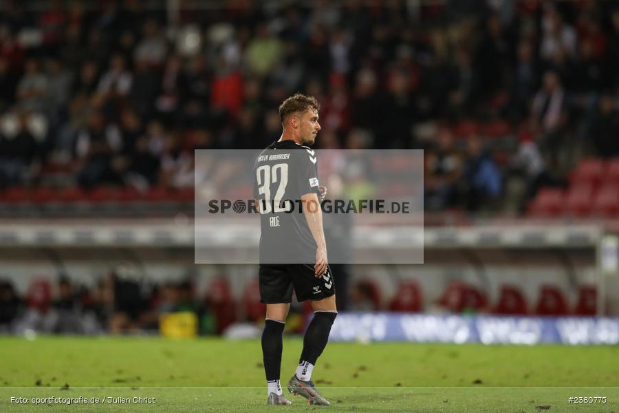 Denis Ade, sport, action, Würzburg, Saison 2023/2024, SVW, SV Wacker Burghausen, Regionalliga Bayern, Fussball, FWK, FC Würzburger Kickers, BFV, AKON Arena, 22.09.2023, 11. Spieltag - Bild-ID: 2380775