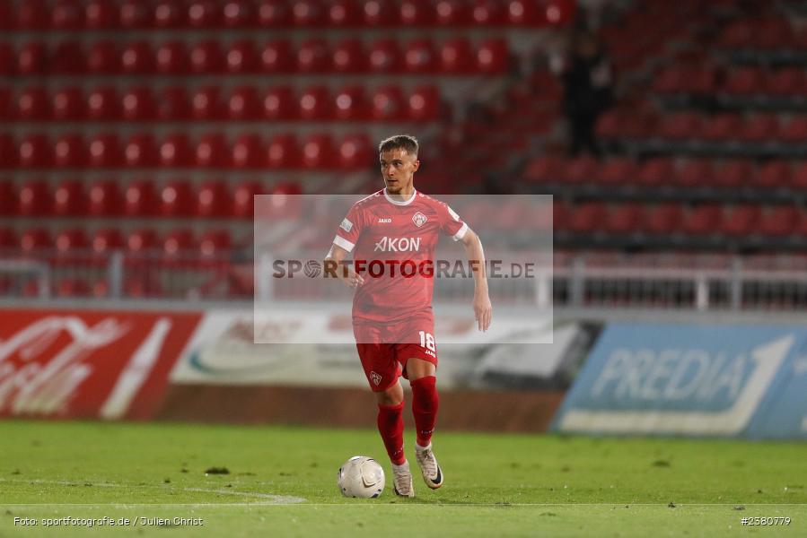 Maximilian Zaiser, sport, action, Würzburg, Saison 2023/2024, SVW, SV Wacker Burghausen, Regionalliga Bayern, Fussball, FWK, FC Würzburger Kickers, BFV, AKON Arena, 22.09.2023, 11. Spieltag - Bild-ID: 2380779