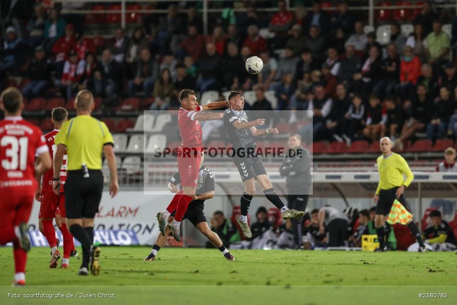 Kenneth Sigl, sport, action, Würzburg, Saison 2023/2024, SVW, SV Wacker Burghausen, Regionalliga Bayern, Fussball, FWK, FC Würzburger Kickers, BFV, AKON Arena, 22.09.2023, 11. Spieltag - Bild-ID: 2380783