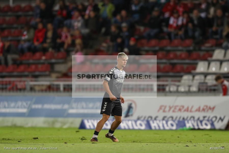 Luca Schmitzberger, sport, action, Würzburg, Saison 2023/2024, SVW, SV Wacker Burghausen, Regionalliga Bayern, Fussball, FWK, FC Würzburger Kickers, BFV, AKON Arena, 22.09.2023, 11. Spieltag - Bild-ID: 2380786