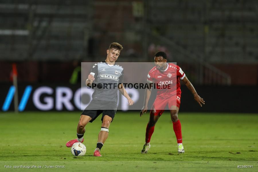 Artur Andreichyk, sport, action, Würzburg, Saison 2023/2024, SVW, SV Wacker Burghausen, Regionalliga Bayern, Fussball, FWK, FC Würzburger Kickers, BFV, AKON Arena, 22.09.2023, 11. Spieltag - Bild-ID: 2380791