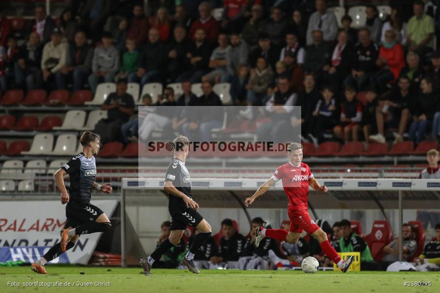 Tim Kraus, sport, action, Würzburg, Saison 2023/2024, SVW, SV Wacker Burghausen, Regionalliga Bayern, Fussball, FWK, FC Würzburger Kickers, BFV, AKON Arena, 22.09.2023, 11. Spieltag - Bild-ID: 2380795