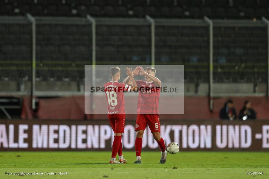 Marius Wegmann, sport, action, Würzburg, Saison 2023/2024, SVW, SV Wacker Burghausen, Regionalliga Bayern, Fussball, FWK, FC Würzburger Kickers, BFV, AKON Arena, 22.09.2023, 11. Spieltag - Bild-ID: 2380798