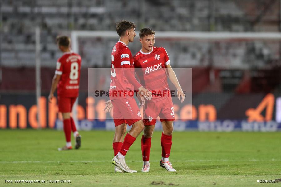 Tim Kraus, sport, action, Würzburg, Saison 2023/2024, SVW, SV Wacker Burghausen, Regionalliga Bayern, Fussball, FWK, FC Würzburger Kickers, BFV, AKON Arena, 22.09.2023, 11. Spieltag - Bild-ID: 2380802