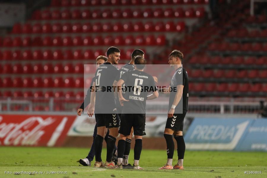sport, action, Würzburg, Saison 2023/2024, SVW, SV Wacker Burghausen, Regionalliga Bayern, Fussball, FWK, FC Würzburger Kickers, BFV, AKON Arena, 22.09.2023, 11. Spieltag - Bild-ID: 2380803