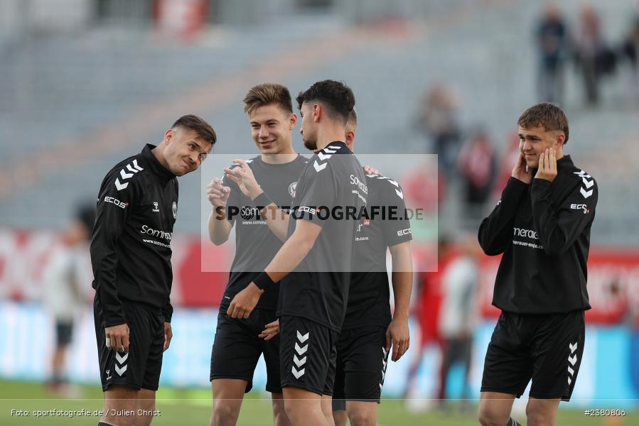 sport, action, Würzburg, Saison 2023/2024, SVW, SV Wacker Burghausen, Regionalliga Bayern, Fussball, FWK, FC Würzburger Kickers, BFV, AKON Arena, 22.09.2023, 11. Spieltag - Bild-ID: 2380806