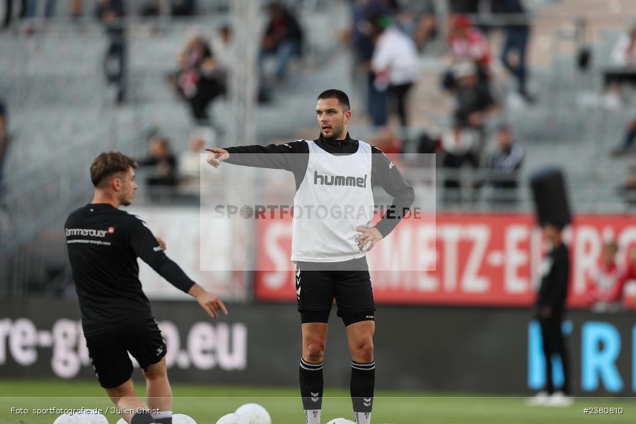 sport, action, Würzburg, Saison 2023/2024, SVW, SV Wacker Burghausen, Regionalliga Bayern, Fussball, FWK, FC Würzburger Kickers, BFV, AKON Arena, 22.09.2023, 11. Spieltag - Bild-ID: 2380810