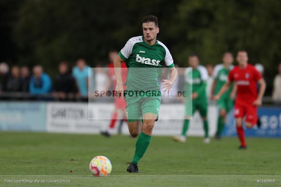 Philipp Eckstein, Sportgelände, Karlburg, 23.09.2023, sport, action, BFV, Fussball, Saison 2023/2024, 12. Spieltag, Landesliga Nordwest, TUS, TSV, TuS Aschaffenburg-Leider, TSV Karlburg - Bild-ID: 2380858