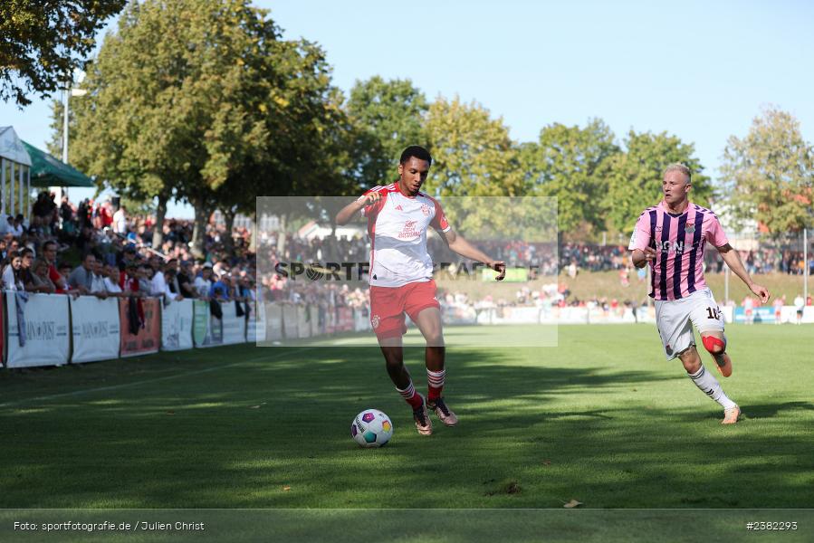 Vincent Manuba, NGN-Arena, Aubstadt, 30.09.2023, sport, action, BFV, Saison 2023/2024, Fussball, Regionalliga Bayern, 12. Spieltag, FCB, AUB, FC Bayern München II, TSV Aubstadt - Bild-ID: 2382293