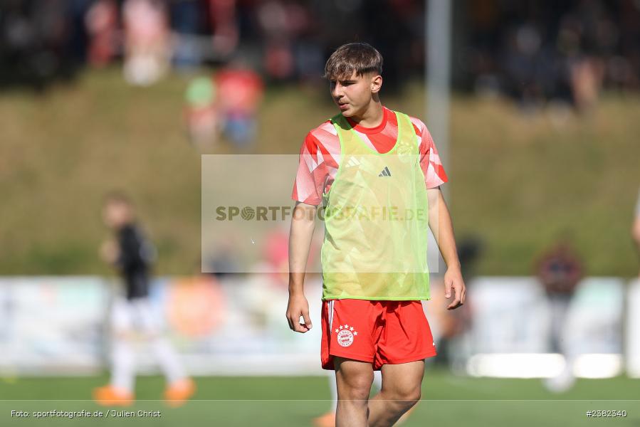 sport, action, TSV Aubstadt, Saison 2023/2024, Regionalliga Bayern, NGN-Arena, Fussball, FCB, FC Bayern München II, BFV, Aubstadt, AUB, 30.09.2023, 12. Spieltag - Bild-ID: 2382340 sport, action, TSV Aubstadt, Saison 2023/2024, Regionalliga Bayern, NGN-Arena, Fussball, FCB, FC Bayern München II, BFV, Aubstadt, AUB, 30.09.2023, 12. Spieltag - Bild-ID: 2382340