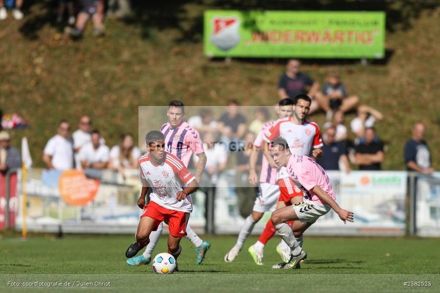 Matteo Perez Vinlöf, sport, action, TSV Aubstadt, Saison 2023/2024, Regionalliga Bayern, NGN-Arena, Fussball, FCB, FC Bayern München II, BFV, Aubstadt, AUB, 30.09.2023, 12. Spieltag - Bild-ID: 2382523 Matteo Perez Vinlöf, sport, action, TSV Aubstadt, Saison 2023/2024, Regionalliga Bayern, NGN-Arena, Fussball, FCB, FC Bayern München II, BFV, Aubstadt, AUB, 30.09.2023, 12. Spieltag - Bild-ID: 2382523