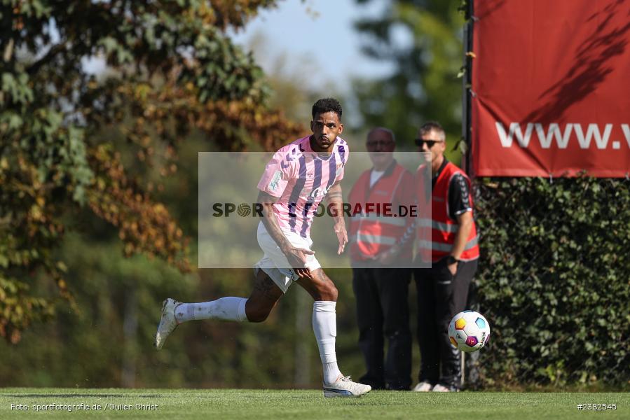 Michael Dellinger, sport, action, TSV Aubstadt, Saison 2023/2024, Regionalliga Bayern, NGN-Arena, Fussball, FCB, FC Bayern München II, BFV, Aubstadt, AUB, 30.09.2023, 12. Spieltag - Bild-ID: 2382545 Michael Dellinger, sport, action, TSV Aubstadt, Saison 2023/2024, Regionalliga Bayern, NGN-Arena, Fussball, FCB, FC Bayern München II, BFV, Aubstadt, AUB, 30.09.2023, 12. Spieltag - Bild-ID: 2382545