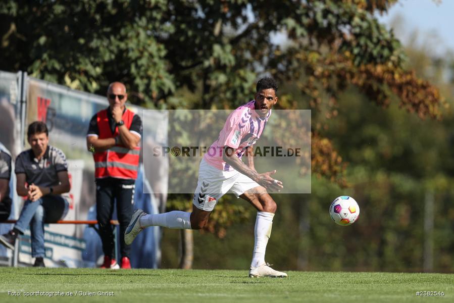 Michael Dellinger, sport, action, TSV Aubstadt, Saison 2023/2024, Regionalliga Bayern, NGN-Arena, Fussball, FCB, FC Bayern München II, BFV, Aubstadt, AUB, 30.09.2023, 12. Spieltag - Bild-ID: 2382546 Michael Dellinger, sport, action, TSV Aubstadt, Saison 2023/2024, Regionalliga Bayern, NGN-Arena, Fussball, FCB, FC Bayern München II, BFV, Aubstadt, AUB, 30.09.2023, 12. Spieltag - Bild-ID: 2382546