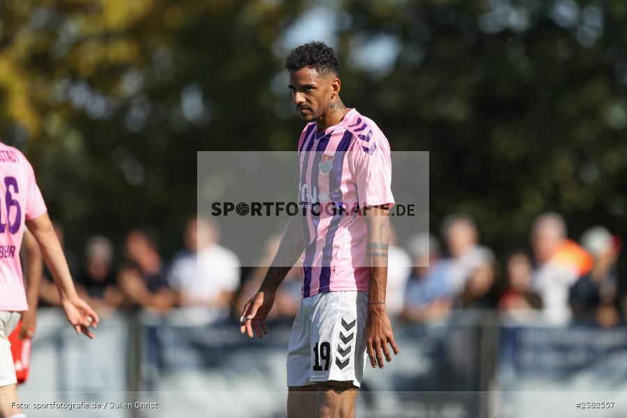 Michael Dellinger, sport, action, TSV Aubstadt, Saison 2023/2024, Regionalliga Bayern, NGN-Arena, Fussball, FCB, FC Bayern München II, BFV, Aubstadt, AUB, 30.09.2023, 12. Spieltag - Bild-ID: 2382557