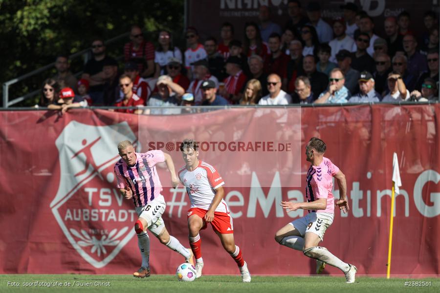 Max Scholze, sport, action, TSV Aubstadt, Saison 2023/2024, Regionalliga Bayern, NGN-Arena, Fussball, FCB, FC Bayern München II, BFV, Aubstadt, AUB, 30.09.2023, 12. Spieltag - Bild-ID: 2382561 Max Scholze, sport, action, TSV Aubstadt, Saison 2023/2024, Regionalliga Bayern, NGN-Arena, Fussball, FCB, FC Bayern München II, BFV, Aubstadt, AUB, 30.09.2023, 12. Spieltag - Bild-ID: 2382561
