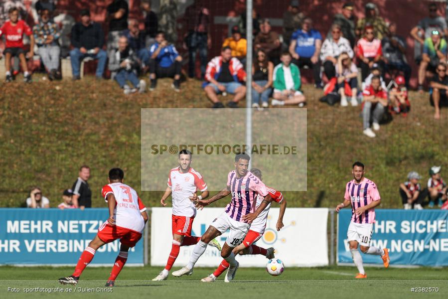Michael Dellinger, sport, action, TSV Aubstadt, Saison 2023/2024, Regionalliga Bayern, NGN-Arena, Fussball, FCB, FC Bayern München II, BFV, Aubstadt, AUB, 30.09.2023, 12. Spieltag - Bild-ID: 2382570 Michael Dellinger, sport, action, TSV Aubstadt, Saison 2023/2024, Regionalliga Bayern, NGN-Arena, Fussball, FCB, FC Bayern München II, BFV, Aubstadt, AUB, 30.09.2023, 12. Spieltag - Bild-ID: 2382570