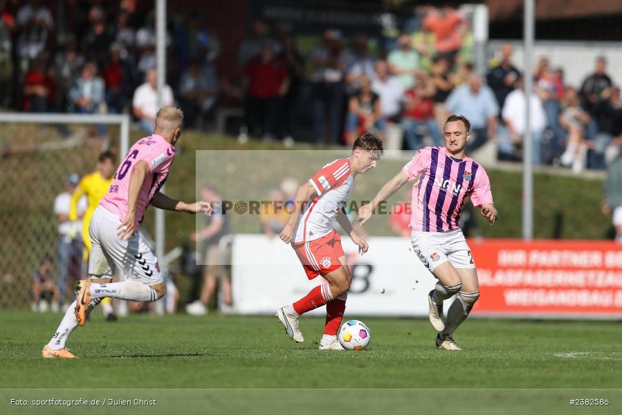 Max Scholze, sport, action, TSV Aubstadt, Saison 2023/2024, Regionalliga Bayern, NGN-Arena, Fussball, FCB, FC Bayern München II, BFV, Aubstadt, AUB, 30.09.2023, 12. Spieltag - Bild-ID: 2382586 Max Scholze, sport, action, TSV Aubstadt, Saison 2023/2024, Regionalliga Bayern, NGN-Arena, Fussball, FCB, FC Bayern München II, BFV, Aubstadt, AUB, 30.09.2023, 12. Spieltag - Bild-ID: 2382586