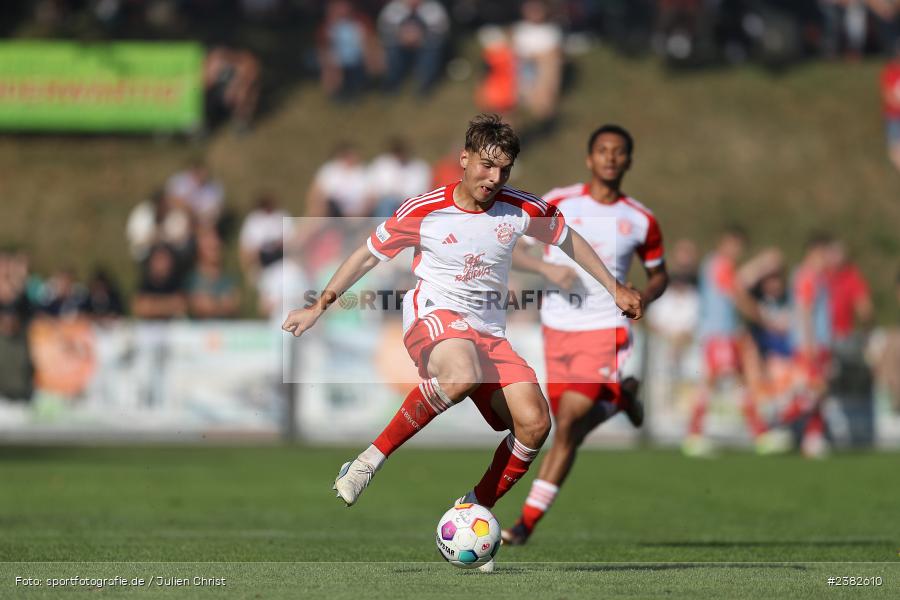 Max Scholze, sport, action, TSV Aubstadt, Saison 2023/2024, Regionalliga Bayern, NGN-Arena, Fussball, FCB, FC Bayern München II, BFV, Aubstadt, AUB, 30.09.2023, 12. Spieltag - Bild-ID: 2382610