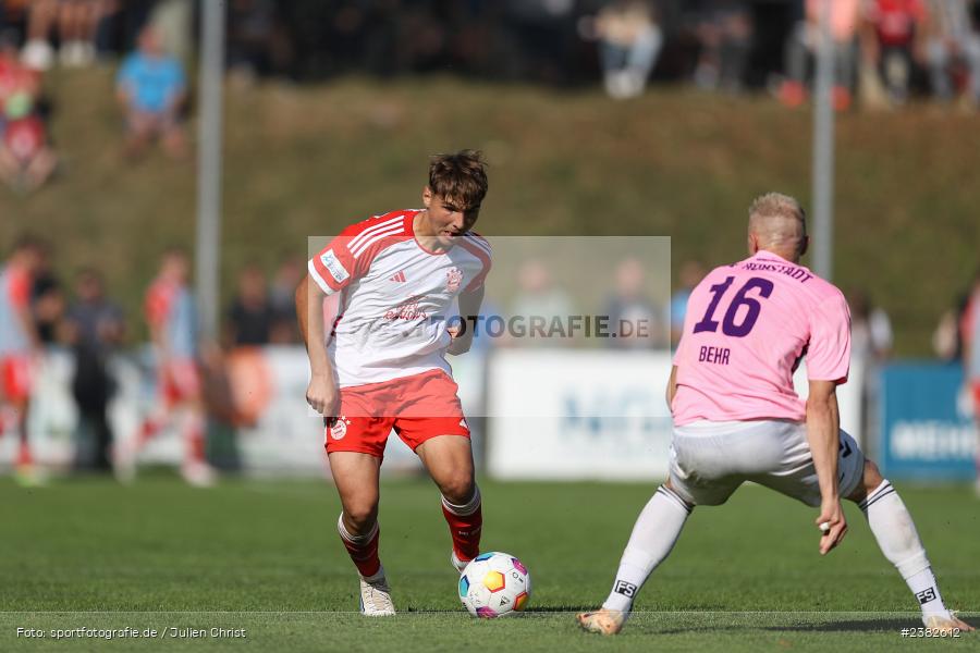 Max Scholze, sport, action, TSV Aubstadt, Saison 2023/2024, Regionalliga Bayern, NGN-Arena, Fussball, FCB, FC Bayern München II, BFV, Aubstadt, AUB, 30.09.2023, 12. Spieltag - Bild-ID: 2382612