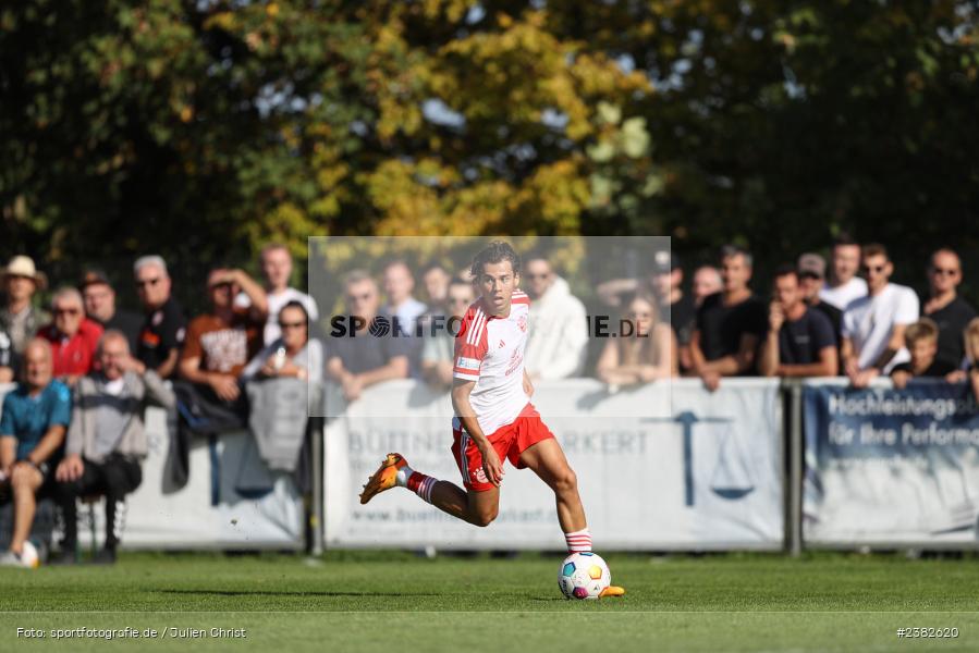David Jonathans, sport, action, TSV Aubstadt, Saison 2023/2024, Regionalliga Bayern, NGN-Arena, Fussball, FCB, FC Bayern München II, BFV, Aubstadt, AUB, 30.09.2023, 12. Spieltag - Bild-ID: 2382620 David Jonathans, sport, action, TSV Aubstadt, Saison 2023/2024, Regionalliga Bayern, NGN-Arena, Fussball, FCB, FC Bayern München II, BFV, Aubstadt, AUB, 30.09.2023, 12. Spieltag - Bild-ID: 2382620
