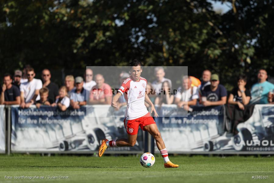 David Jonathans, sport, action, TSV Aubstadt, Saison 2023/2024, Regionalliga Bayern, NGN-Arena, Fussball, FCB, FC Bayern München II, BFV, Aubstadt, AUB, 30.09.2023, 12. Spieltag - Bild-ID: 2382621