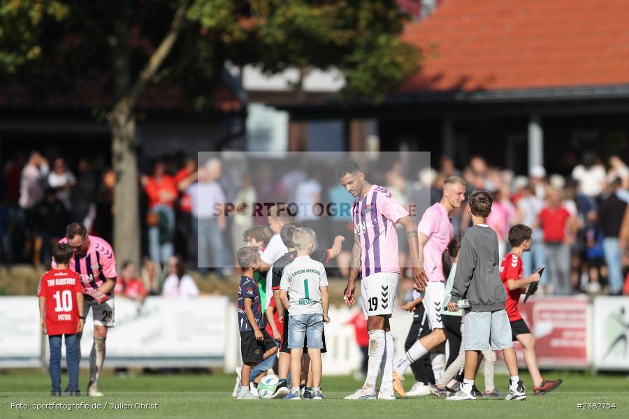 Fans, Michael Dellinger, sport, action, TSV Aubstadt, Saison 2023/2024, Regionalliga Bayern, NGN-Arena, Fussball, FCB, FC Bayern München II, BFV, Aubstadt, AUB, 30.09.2023, 12. Spieltag - Bild-ID: 2382754