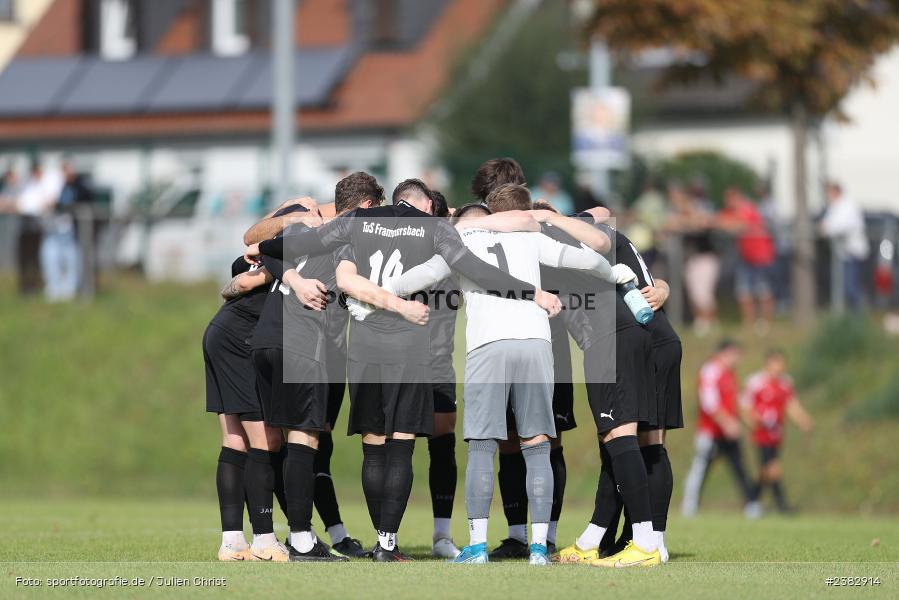 Mannschaftskreis, Sportgelände Kleinflürleinsweg, Schweinfurt, 03.10.2023, sport, action, BFV, Saison 2023/2024, Fussball, 14. Spieltag, Landesliga Nordwest, TUS, FTS, TuS Frammersbach, FT Schweinfurt - Bild-ID: 2382914