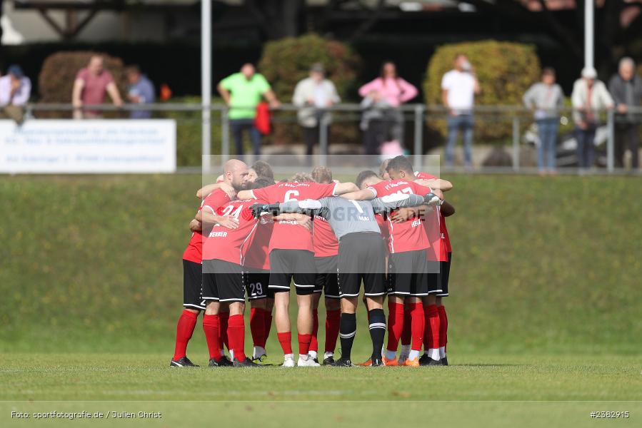 Mannschaftskreis, Sportgelände Kleinflürleinsweg, Schweinfurt, 03.10.2023, sport, action, BFV, Saison 2023/2024, Fussball, 14. Spieltag, Landesliga Nordwest, TUS, FTS, TuS Frammersbach, FT Schweinfurt - Bild-ID: 2382915