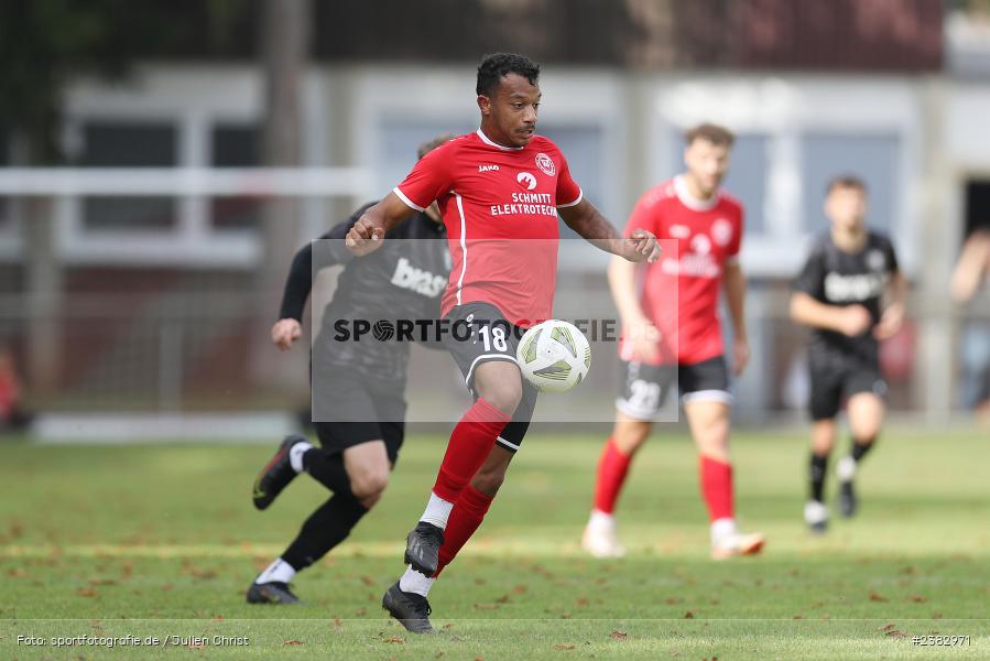 Tyrell Walton, Sportgelände Kleinflürleinsweg, Schweinfurt, 03.10.2023, sport, action, BFV, Saison 2023/2024, Fussball, 14. Spieltag, Landesliga Nordwest, TUS, FTS, TuS Frammersbach, FT Schweinfurt - Bild-ID: 2382971