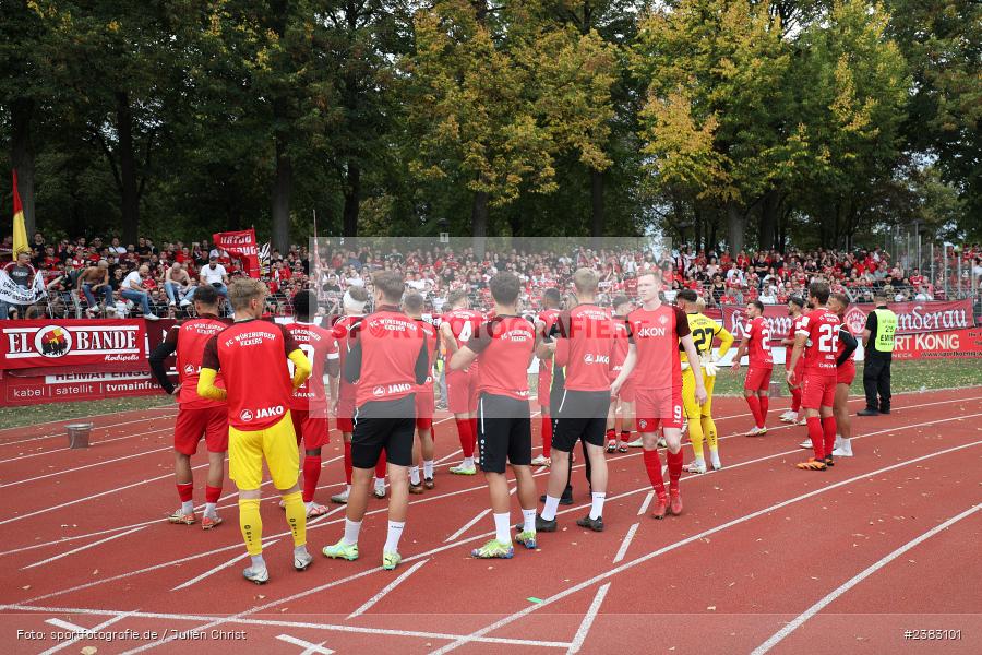 Sachs Stadion, Schweinfurt, 03.10.2023, sport, action, BFV, Saison 2023/2024, Fussball, 13. Spieltag, Regionalliga Bayern, FWK, FCS, FC Würzburger Kickers, 1. FC Schweinfurt 1905 - Bild-ID: 2383101