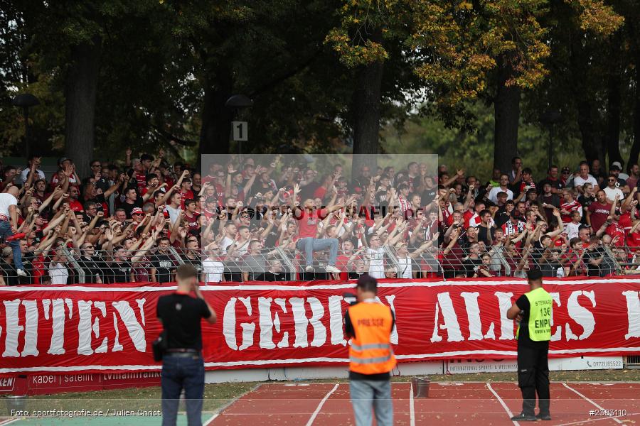 Sachs Stadion, Schweinfurt, 03.10.2023, sport, action, BFV, Saison 2023/2024, Fussball, 13. Spieltag, Regionalliga Bayern, FWK, FCS, FC Würzburger Kickers, 1. FC Schweinfurt 1905 - Bild-ID: 2383110